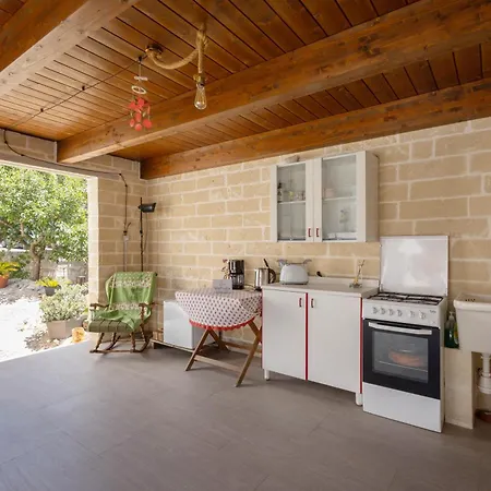 Wepuglia La Maison-d Bed and breakfast 3*